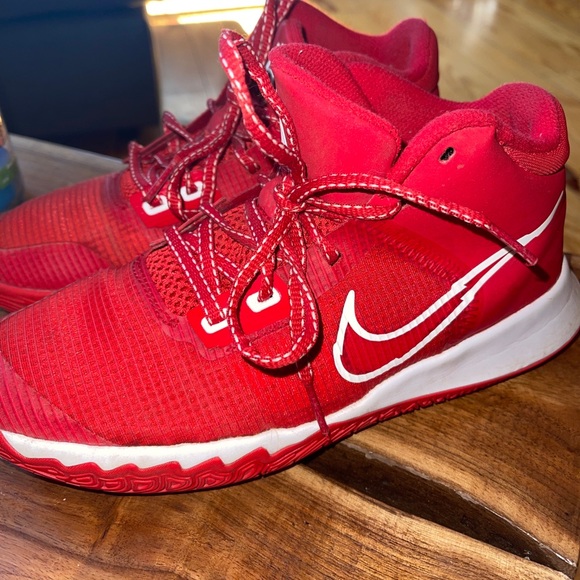 Size 5youth - Nike Kyrie Flytrap University Red - Picture 1 of 7